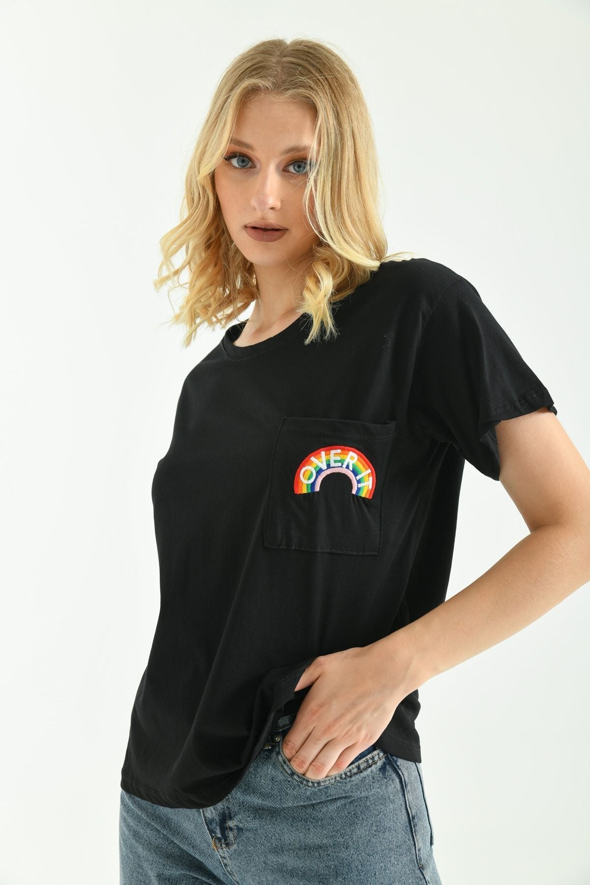 Kadın Cep Nakışlı T-shirt