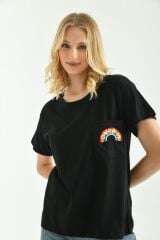 Kadın Cep Nakışlı T-shirt