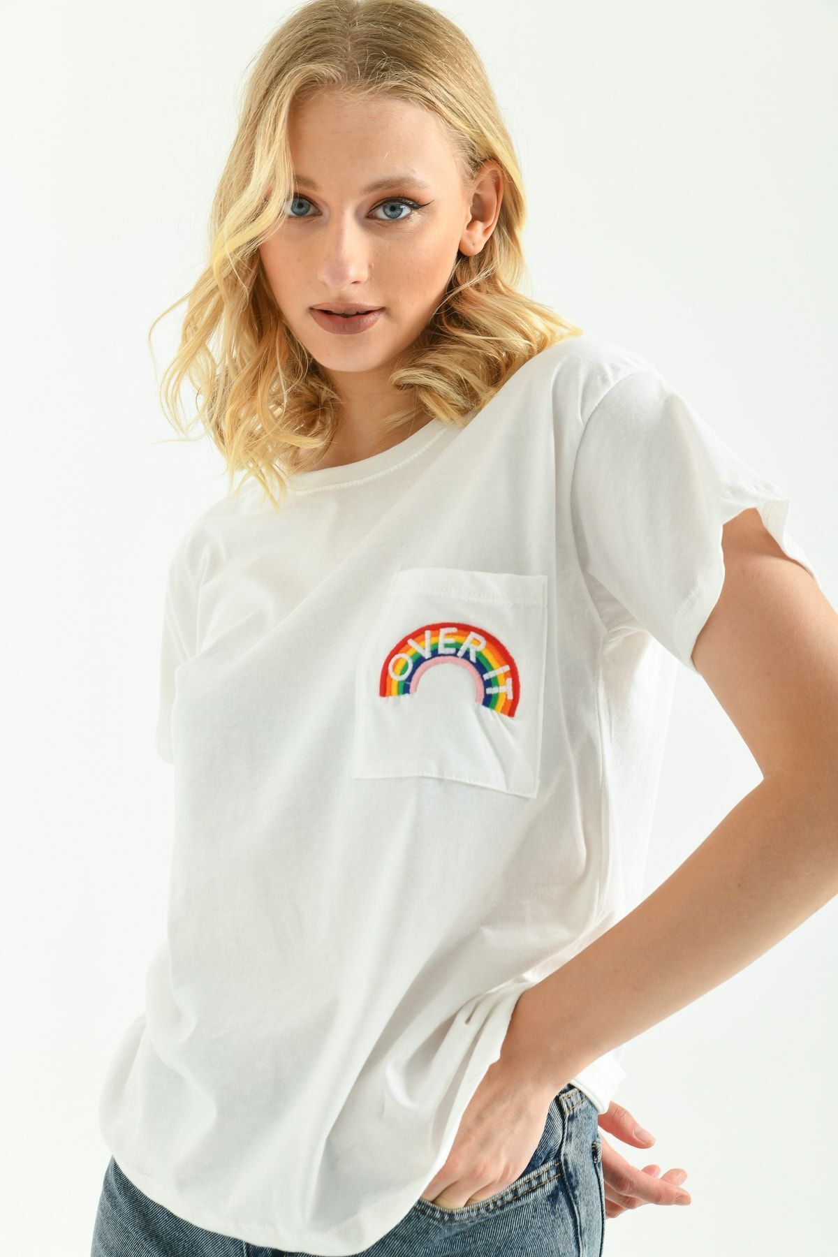 Kadın Cep Nakışlı T-shirt Beyaz - S