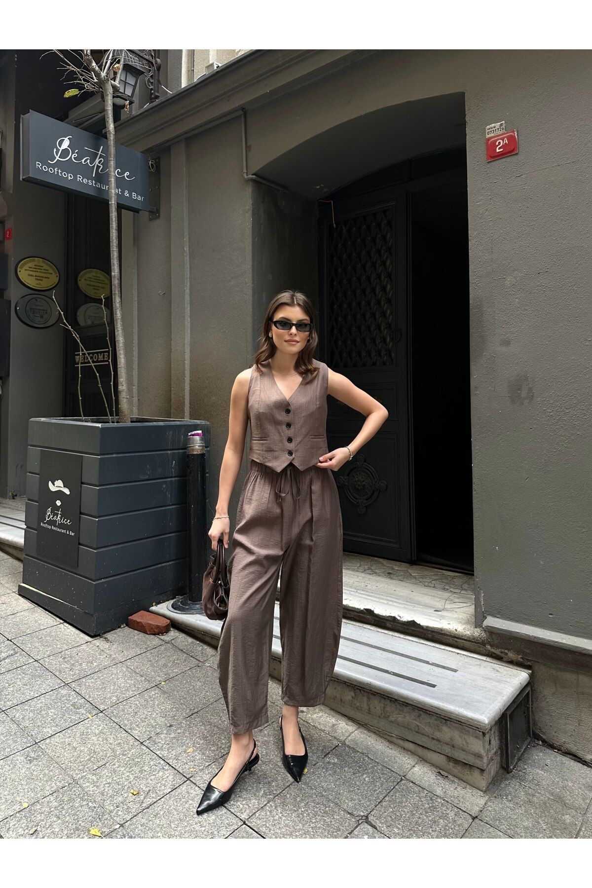 Kadın Premium Kumaş Yelekli Şalvar Kesim Pantolonlu Takım Kahverengi - S