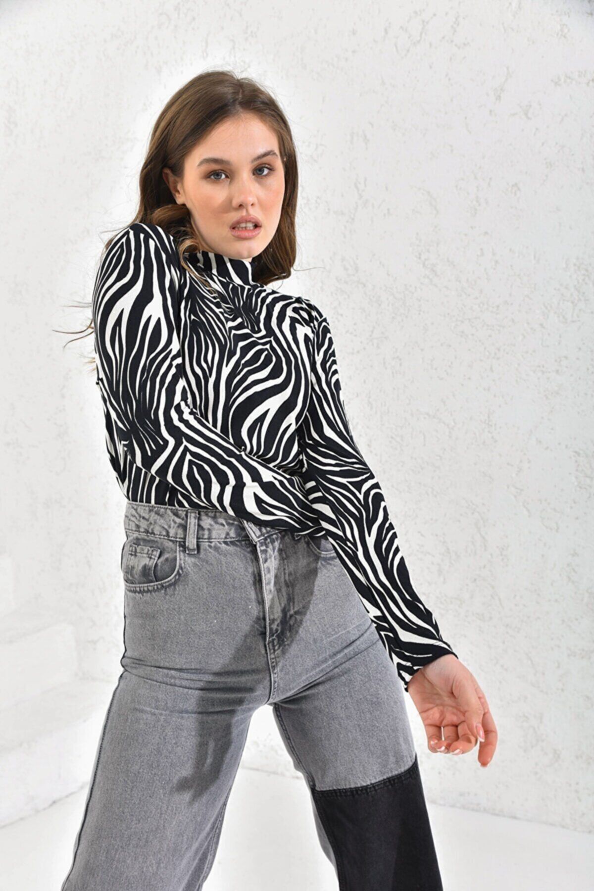Kadın Zebra Desen Balıkçı Yaka Uzun Kollu Bluz