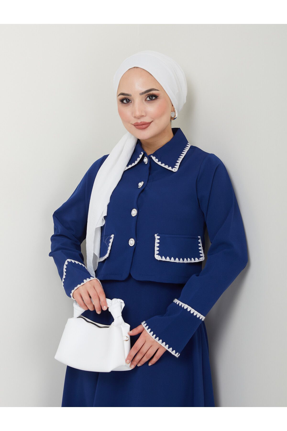 Kadın İnci Düğmeli Kapaklı Ceketli Etekli Takım