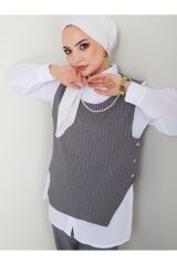 KADIN  KOLYE DETAY GÖMLEK YAKA ÇİZGİLİ ÜÇLÜ YELEKLİ TAKIM Gri - L