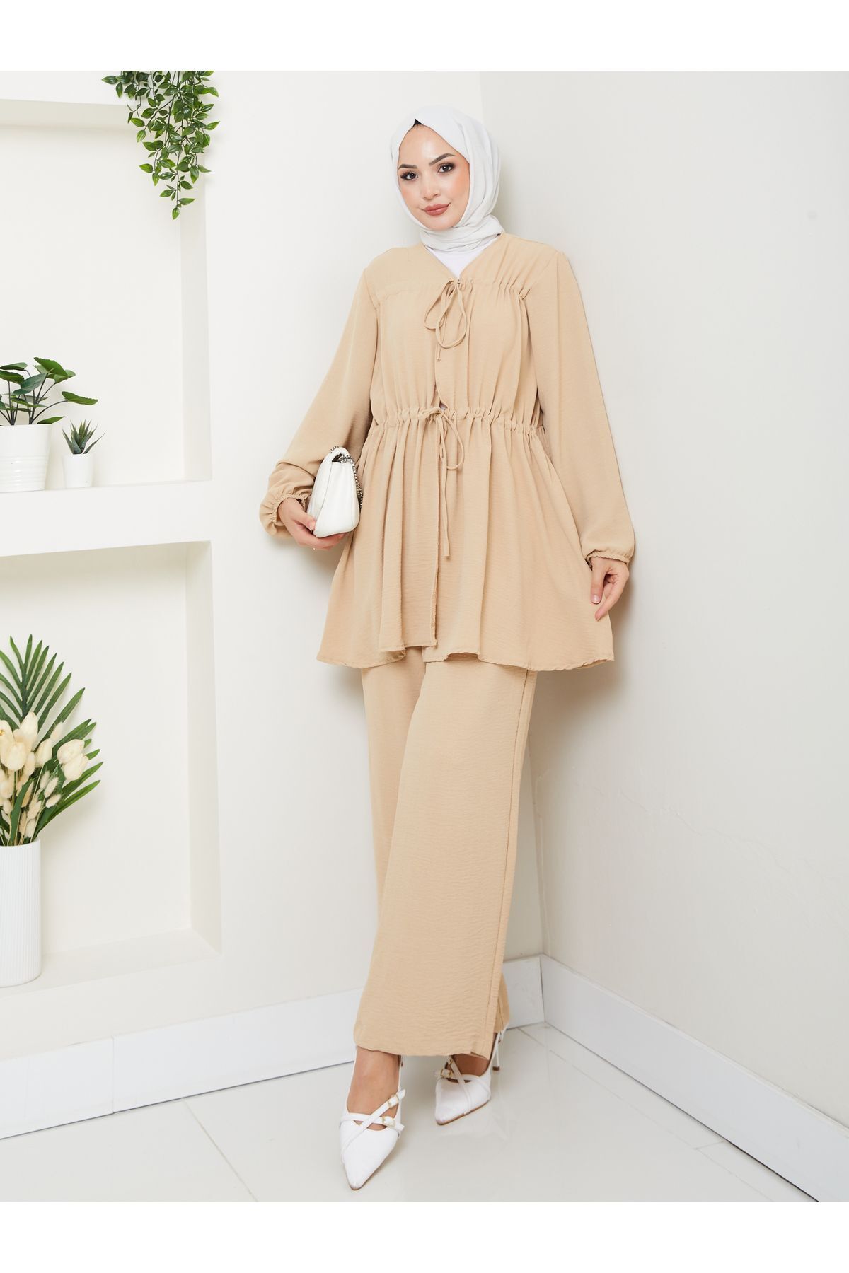 Kadın Fiyonklu Keten Pantolonlu Takım Bej - L