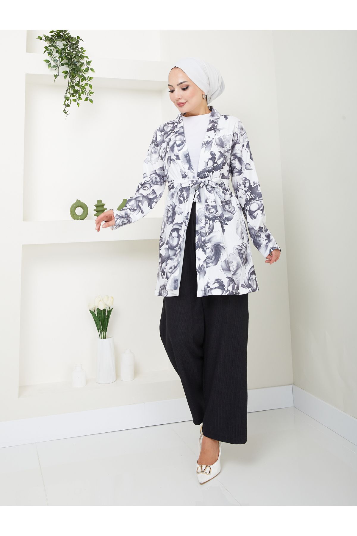 Kadın Çiçek Desenli Kapamasız  Kuşaklı Kimono Takım Siyah - L
