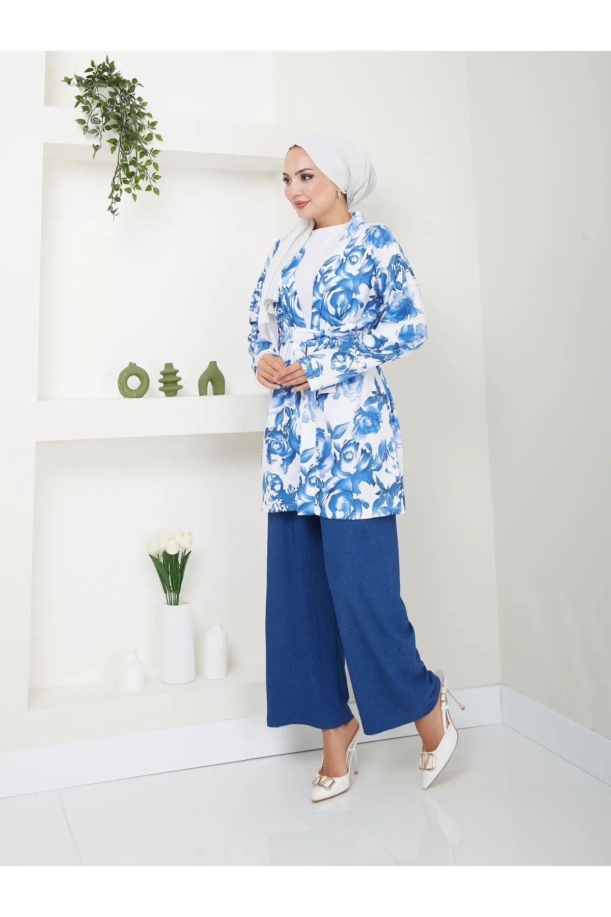 Kadın Çiçek Desenli Kapamasız  Kuşaklı Kimono Takım Bej - M