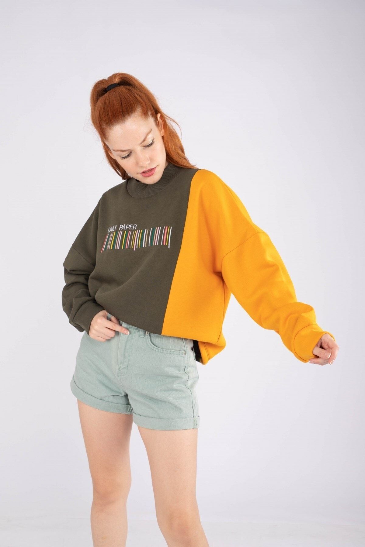 Siyah Barkod Nakışlı Sweatshirt Haki - M