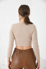 Kadın Önü Zincirli Bisiklet Yaka Crop Bluz BEJ - S