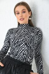 Kadın Balıkcı Yaka Desenli Body Zebra - M