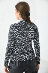 Kadın Balıkcı Yaka Desenli Body Zebra - XL